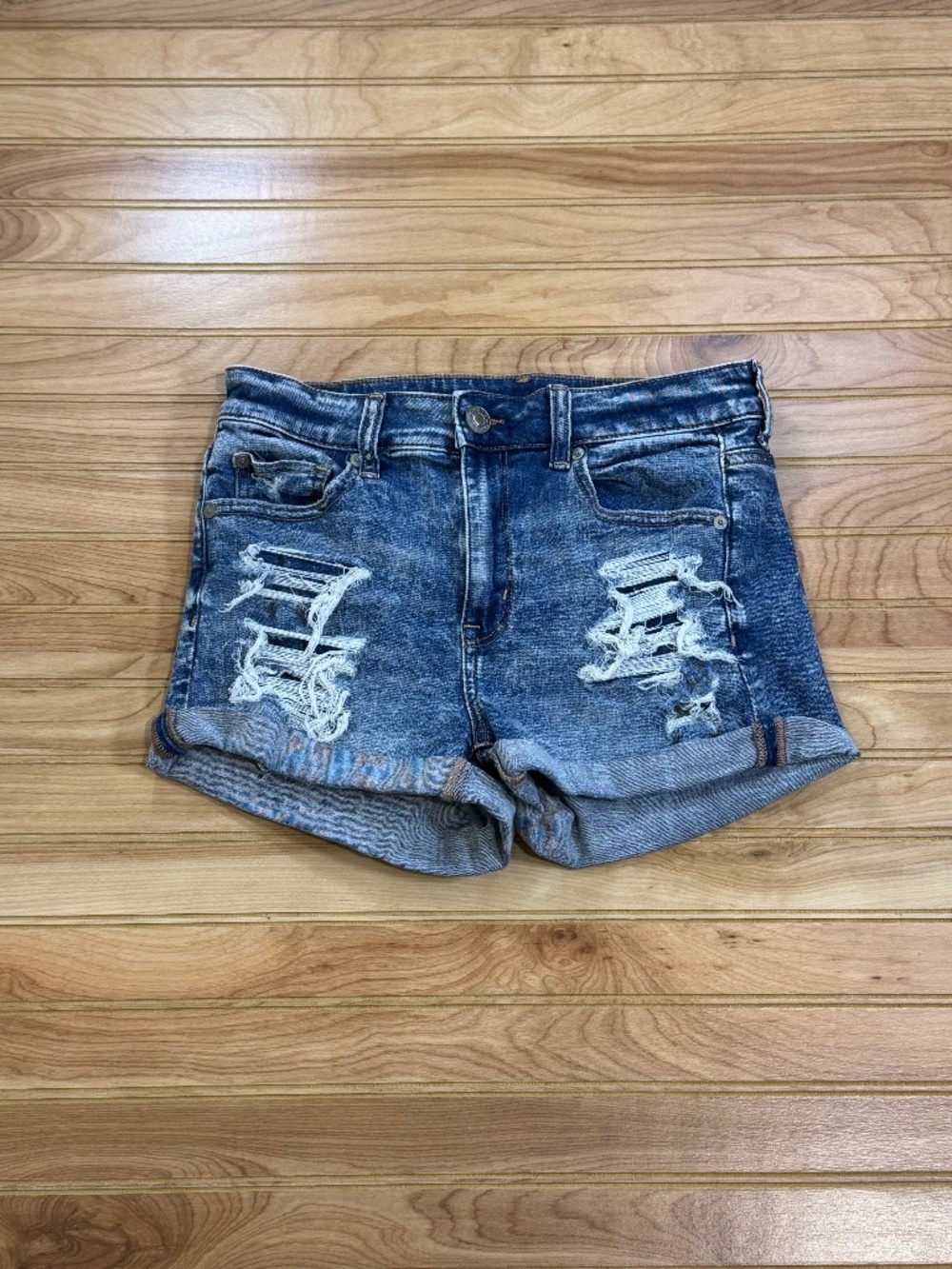 American Eagle Medium Wash Denim Shorts Size 8